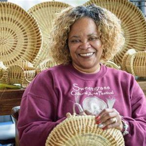 Lynette Youson_headshot